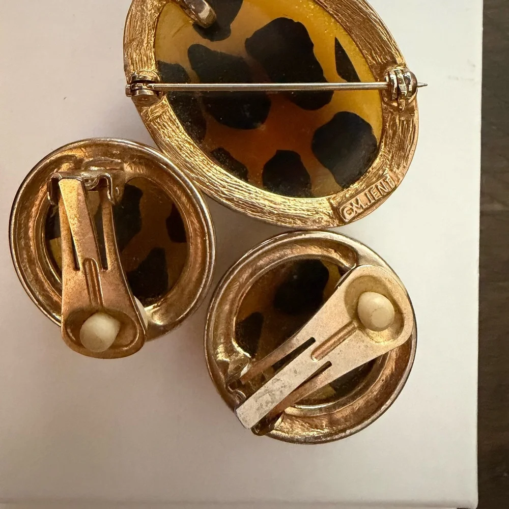 M Jent Vintage Leopard Clip-On Earrings and Pendant - Picture 2 of 7